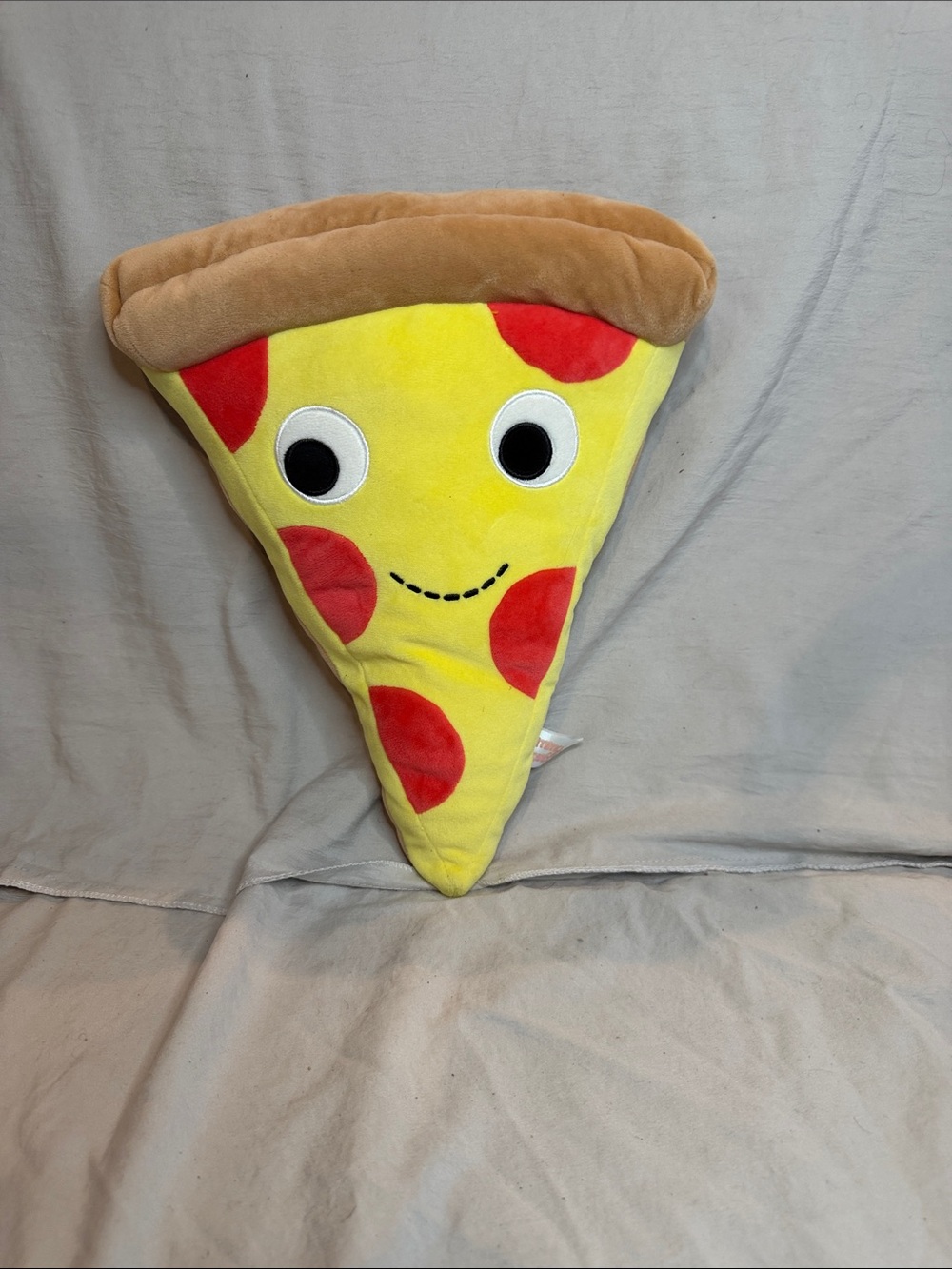 Kid Robot yummy world “cheezy pie” pizza plush 10”